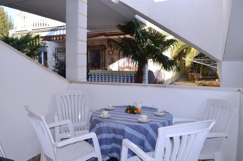 Apartments La Playa Pula Exterior photo